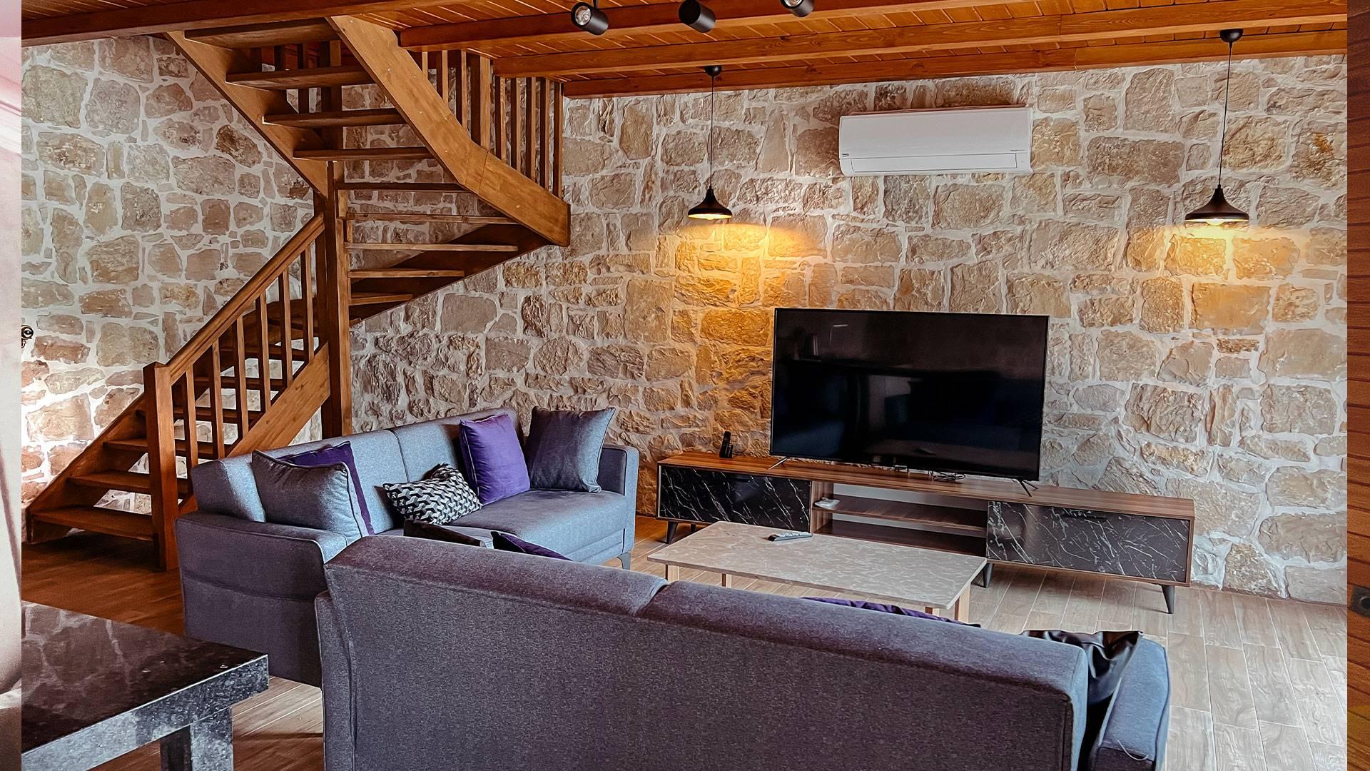 Sakarya Sapanca'da Doğa Manzaralı, Isıtmalı Havuzlu, Şık Villa-42520