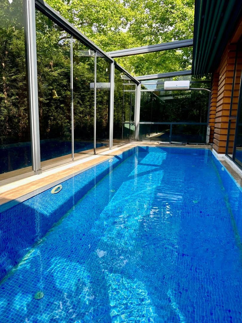 Sakarya Sapanca'da Geniş Bahçeli, Isıtmalı Havuzlu, Jakuzili Villa