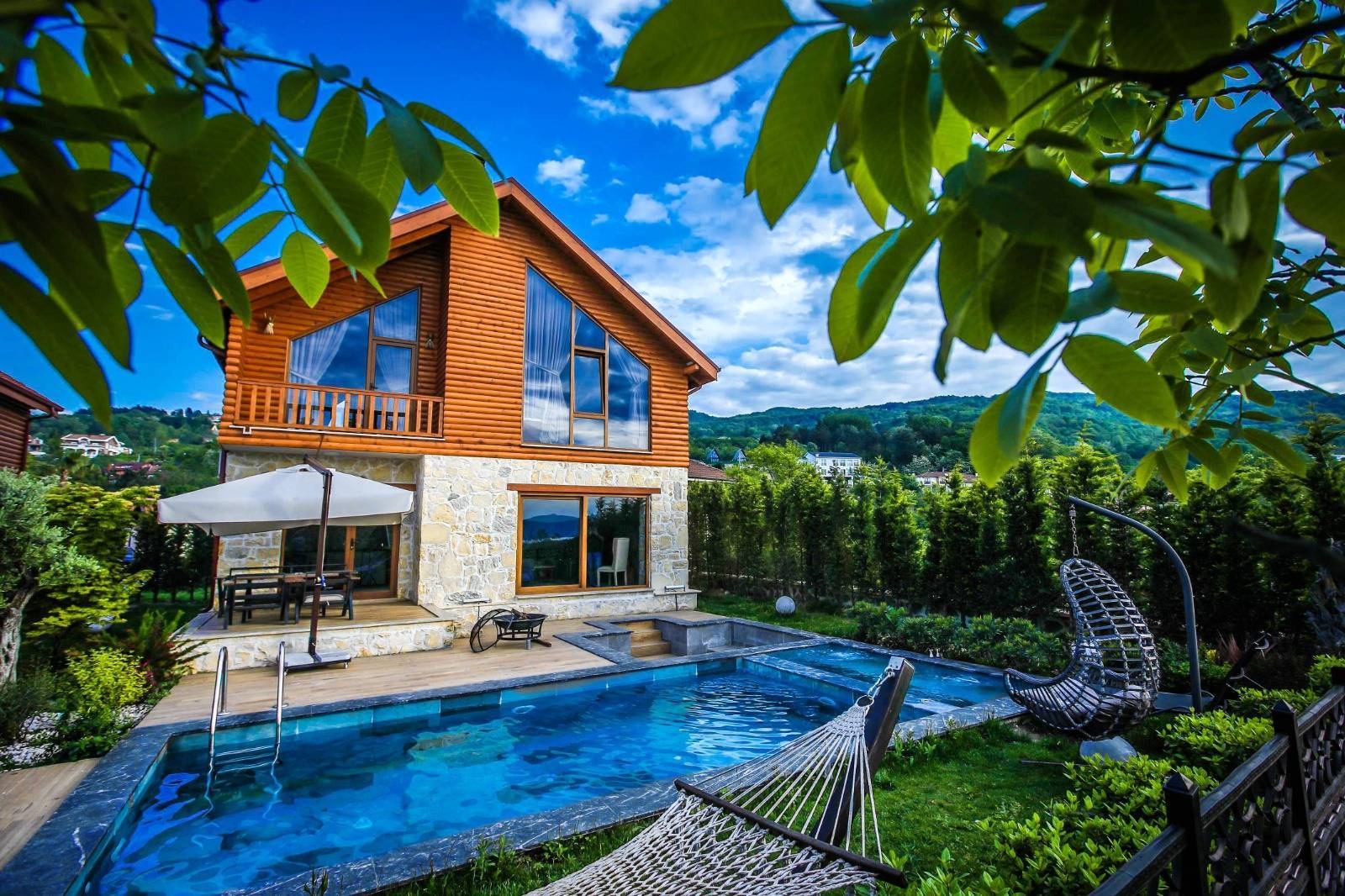 Sakarya Sapanca'da Harika Doğada, Isıtmalı Özel Havuzlu, Taş Villa