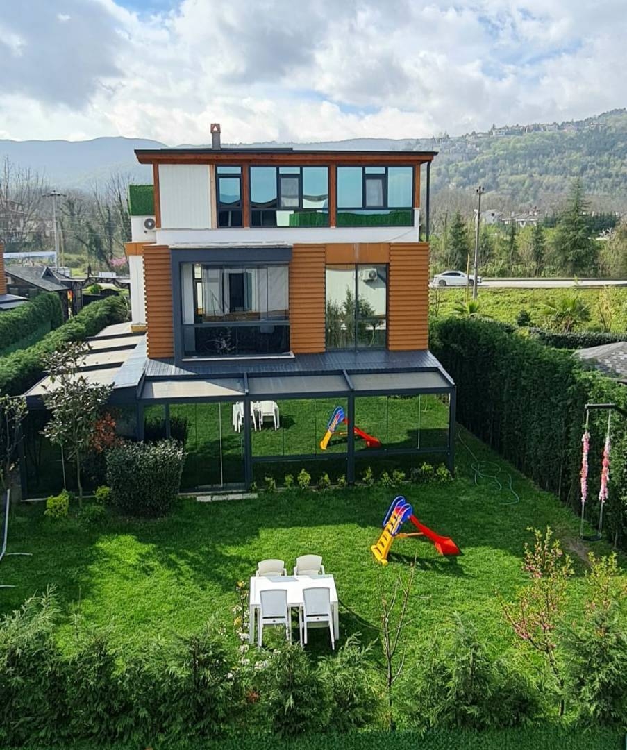 Sakarya Sapanca'da Kapalı Isıtmalı Havuzlu, Modern Tasarımlı Villa