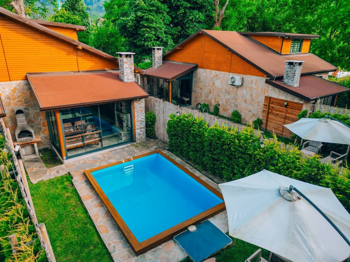 Kartepe Maşukiye'de Yemyeşil Doğada, Özel Havuzlu, Lüks Villa