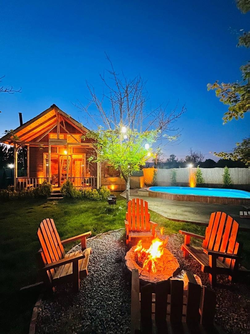 Sapanca Rüstempaşa'da Geniş Bahçeli, Özel Havuzlu, Jakuzili Bungalov