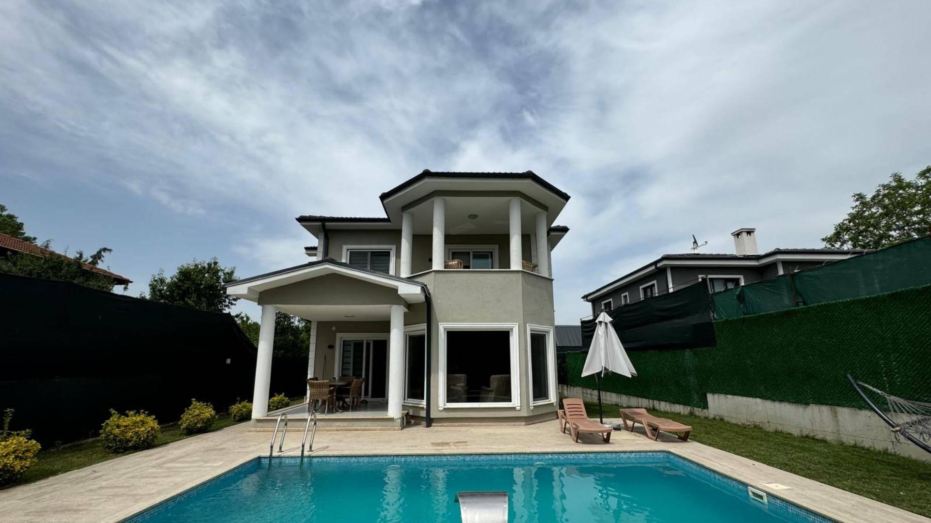 Sapanca Çayiçi'nde Kalabalık Ailelere Uygun, Özel Havuzlu, Şık Villa-39388