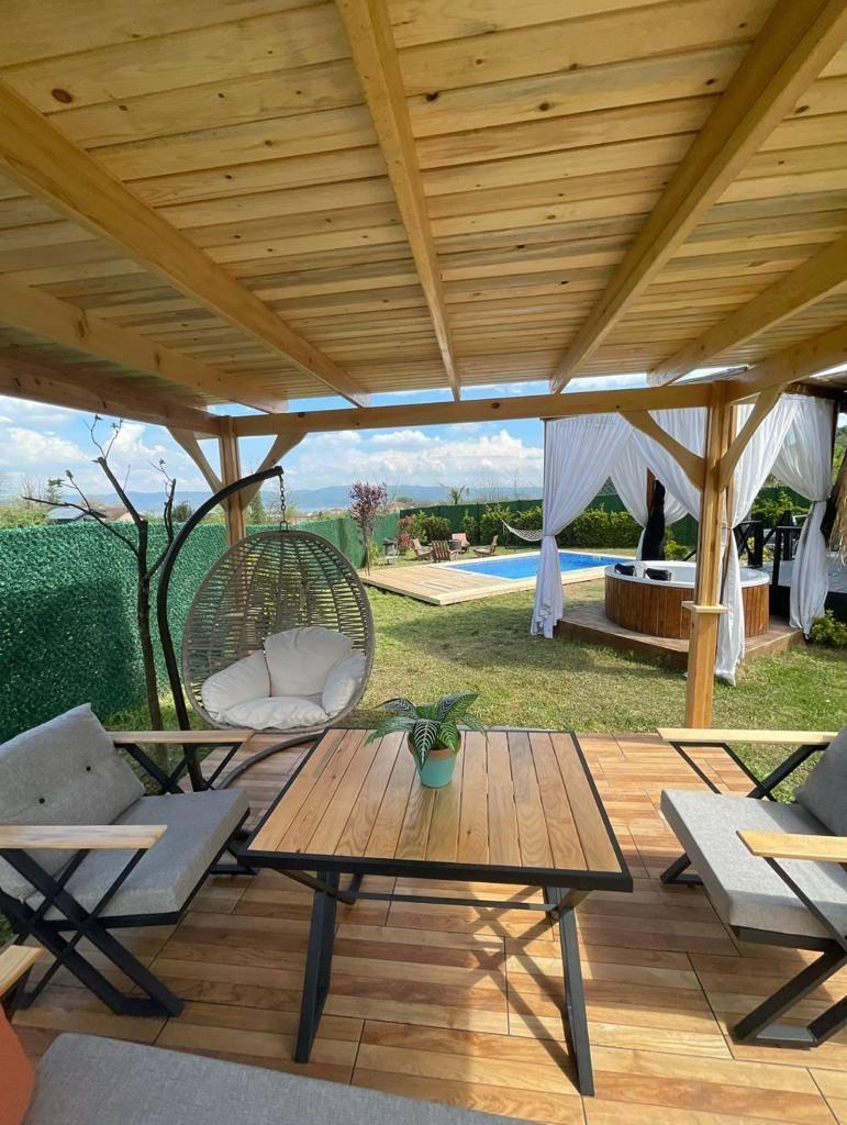 Sapanca Gazipaşa'da Geniş Bahçeli, Isıtmalı Havuzlu, Şık Bungalov-35762