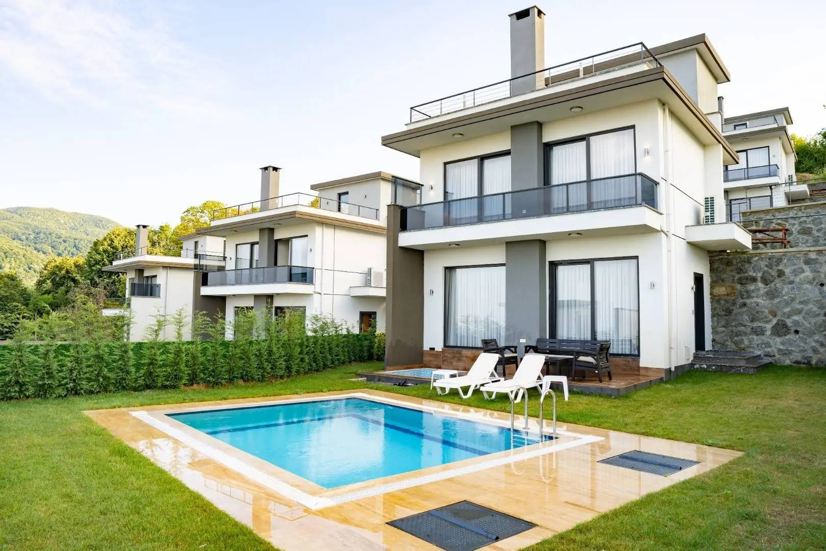 Sapanca Güldibi'nde Doğa İle İç İçe, Özel Havuzlu, Modern Villa