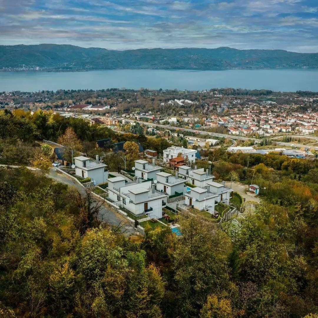 Sapanca Güldibi'nde Doğa İle İç İçe, Özel Havuzlu, Modern Villa-43308