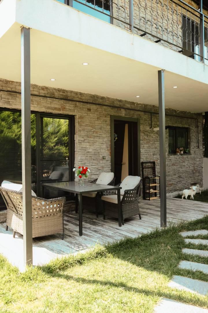 Sapanca Güldibi'nde Yemyeşil Bahçede, Özel Havuzlu, Taş Villa -43279