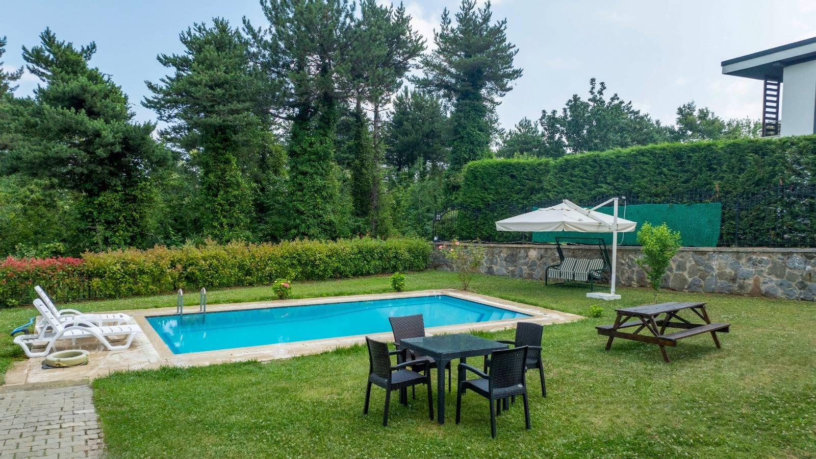 Sapanca Güldibi'nde Yeşillikler İçerisinde, Özel Havuzlu, Modern Villa-23412