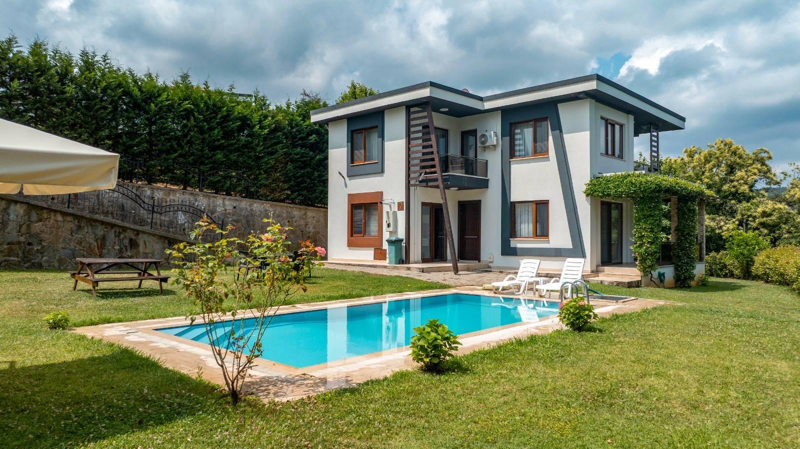 Sapanca Güldibi'nde Yeşillikler İçerisinde, Özel Havuzlu, Modern Villa-23412