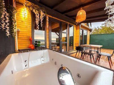 Sapanca Hacımercan'da Göl Manzaralı, Isıtmalı Havuzlu, Şık Bungalov-41376