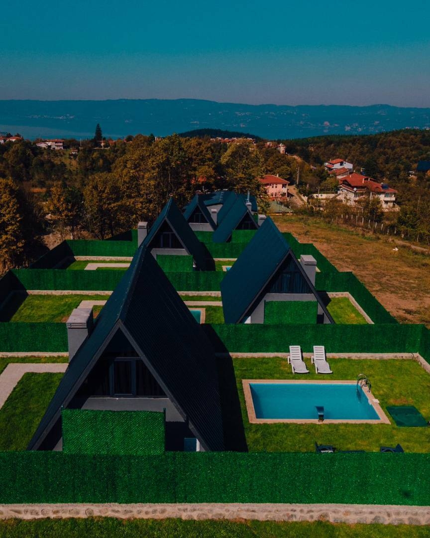 Sapanca Hacımercan'da Site İçerisinde, Özel Havuzlu, Lüks Bungalov