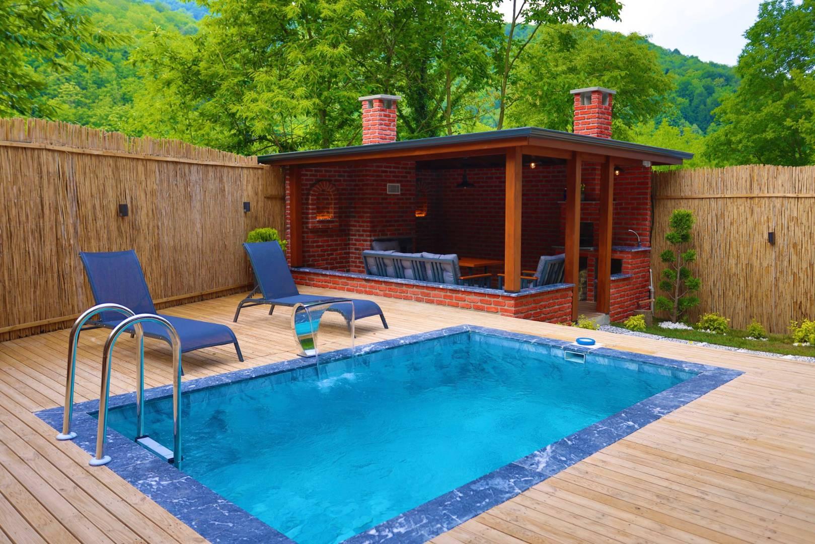 Sapanca İstanbuldere'de Yemyeşil Bahçeli, Özel Havuzlu, 2+1 Bungalov-41144