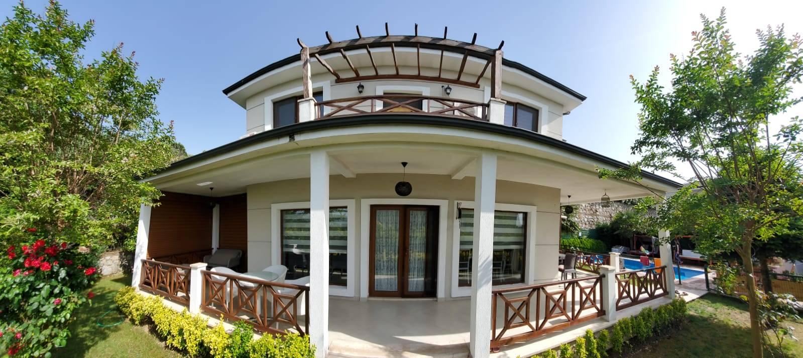 Sapanca Kırkpınar'da Kalabalık Ailelere Uygun, Özel Havuzlu, Şık Villa-23410