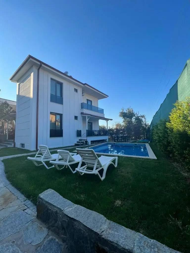 Sapanca Kırkpınar'da Ferah Bahçeli, Isıtmalı Havuzlu, 4+1 Villa-41462
