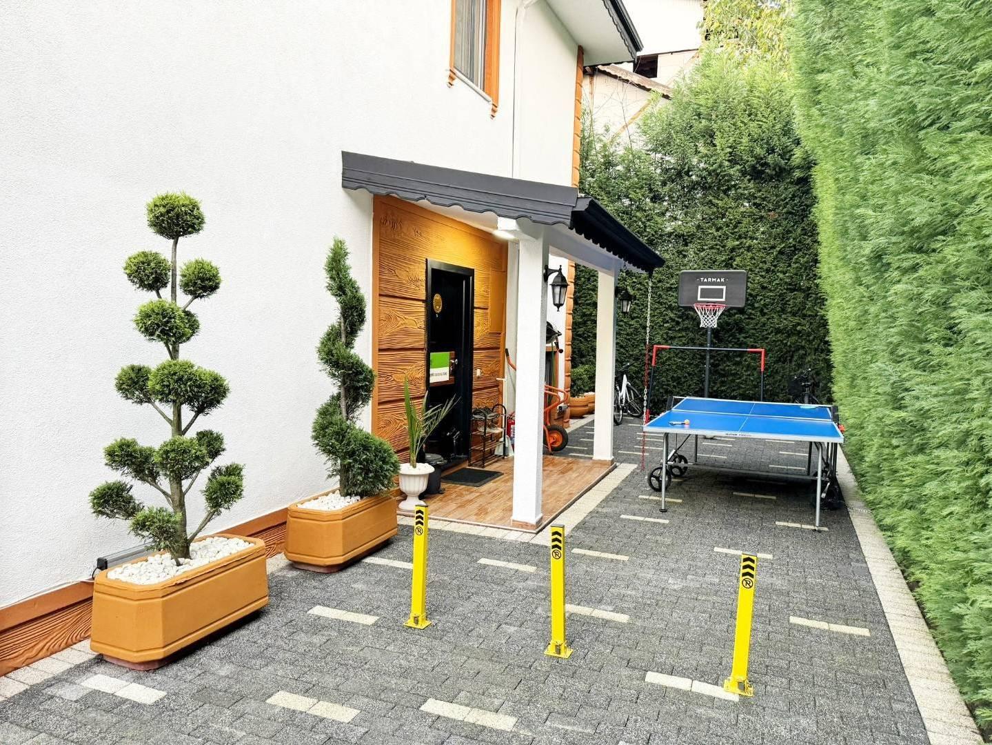Sapanca'da Merkezi Konumda, Isıtmalı Havuzlu, 8 Kişilik Villa-35726