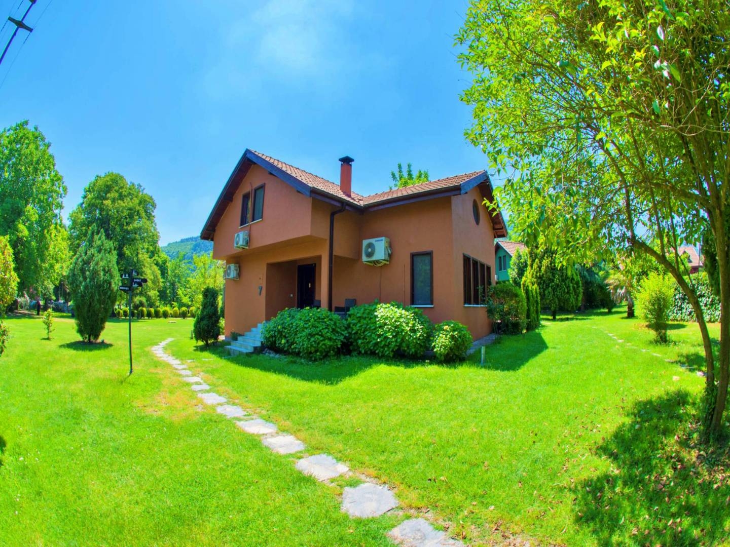 Sapanca Kırkpınar'da Huzur Veren Doğada, Ortak Havuzlu, 4+1 Şık Villa