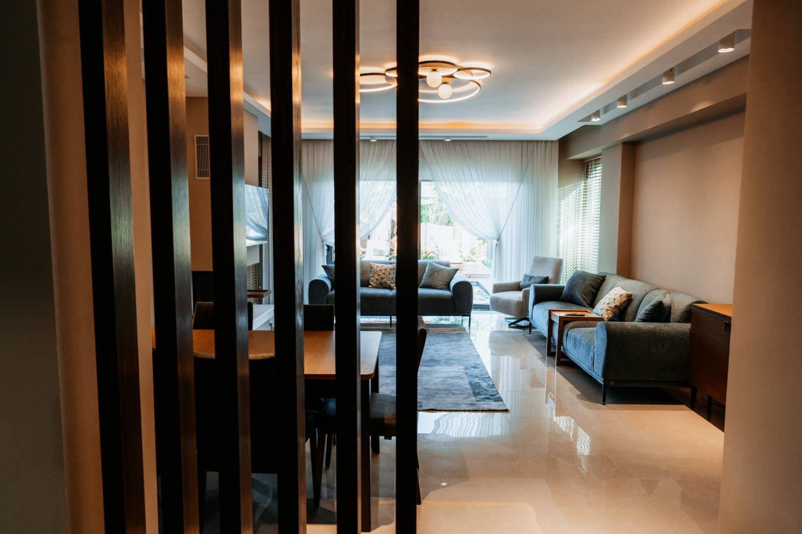 Sapanca Kırkpınar'da Huzurlu Doğada, Isıtmalı Havuzlu, Şık Villa