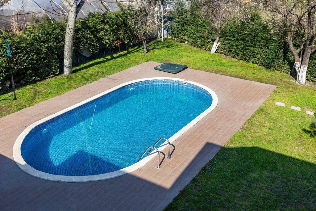 Sapanca'da Kalabalık Ailelere Uygun, Isıtmalı Havuzlu, Modern Villa-34413