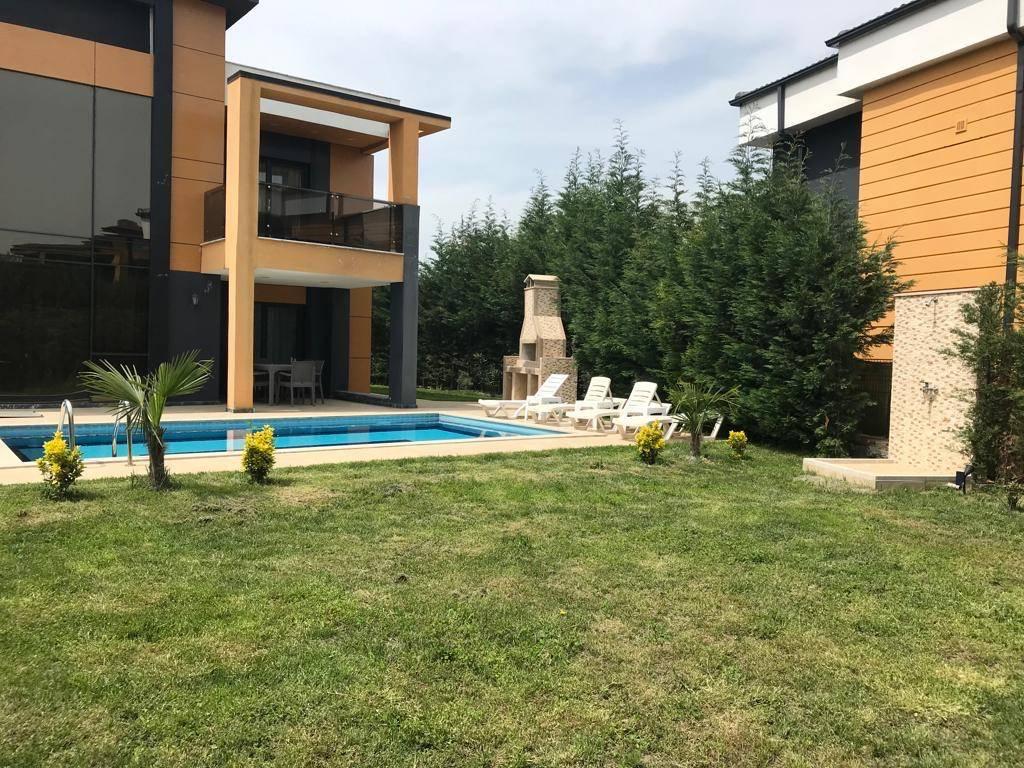 Sapanca Kırkpınar'da Büyük Ailelere Uygun, Özel Havuzlu, Keyifli Villa-41479