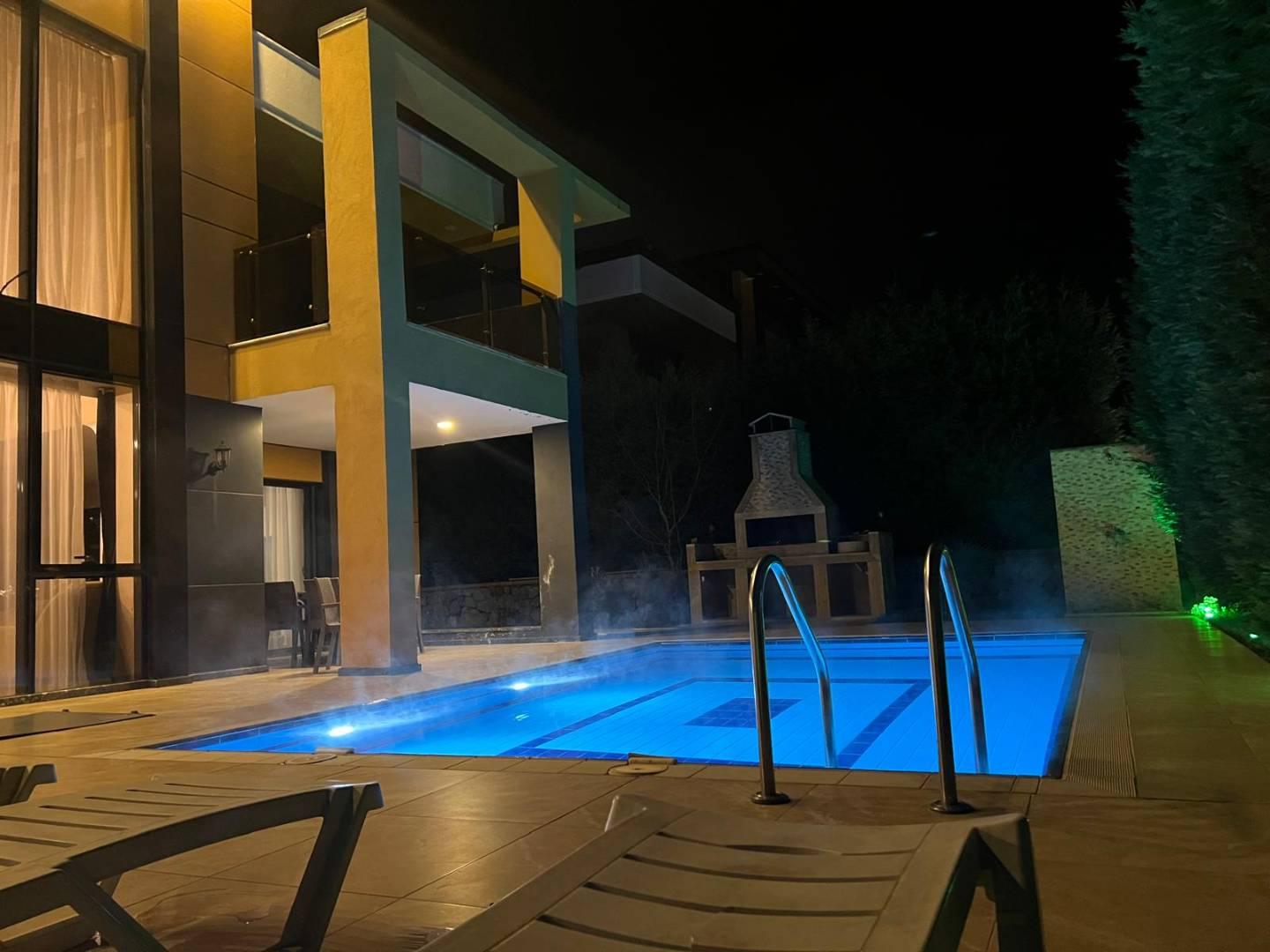 Sapanca Kırkpınar'da Geniş Ailelere Uygun, Özel Havuzlu, Modern Villa-41861