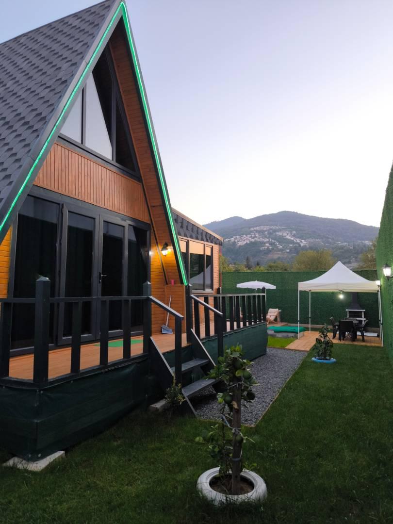 Sapanca Kırkpınar'da Modern Tasarımlı, Isıtmalı Havuzlu, 2+1 Bungalov-40599