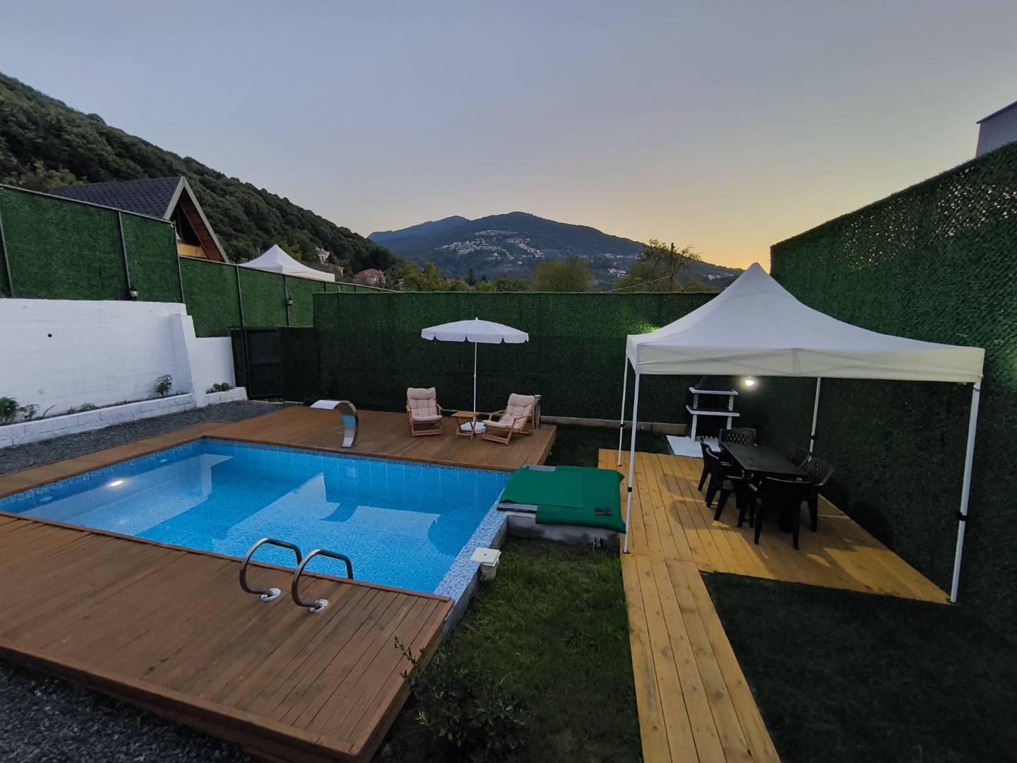 Sapanca Kırkpınar'da Modern Tasarımlı, Isıtmalı Havuzlu, 2+1 Bungalov-40599