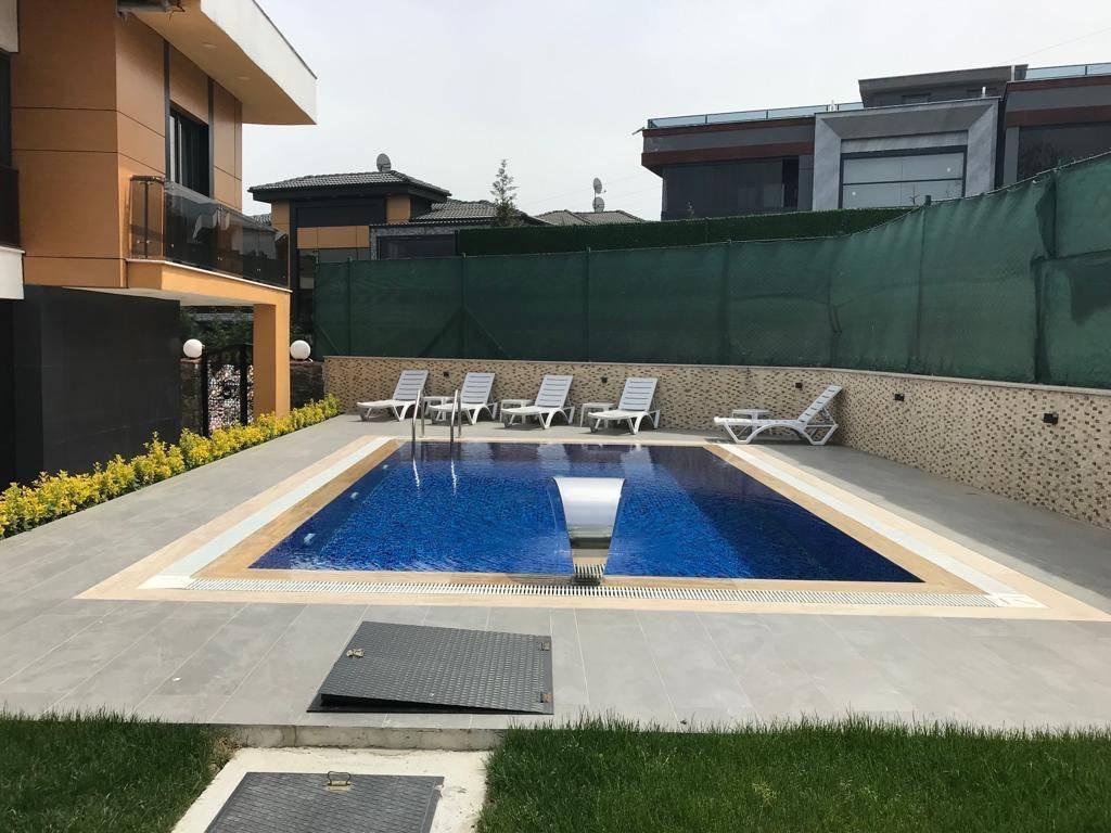Sapanca Kırkpınar'da Nezih Konumda, Isıtmalı Havuzlu, Modern Villa-41477