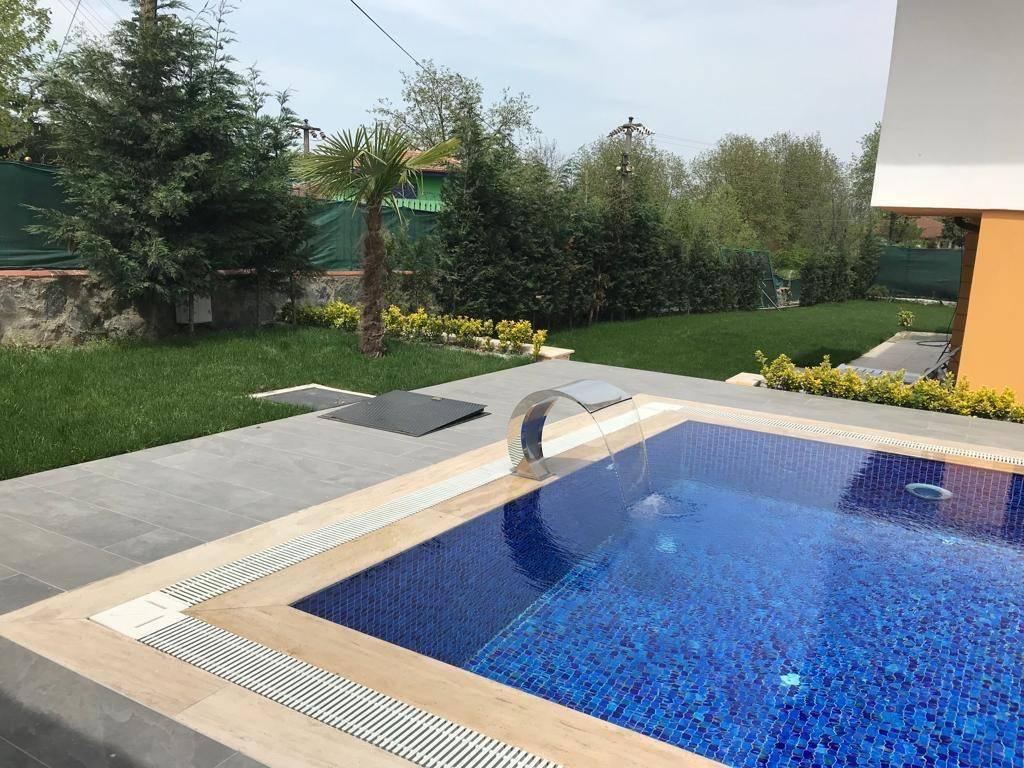 Sapanca Kırkpınar'da Nezih Konumda, Isıtmalı Havuzlu, Modern Villa-41477