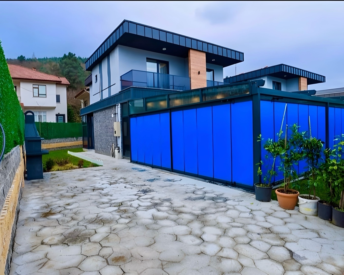 Sapanca Kırkpınar'da Sakin Konumda, Kapalı Havuzlu, Şık Villa