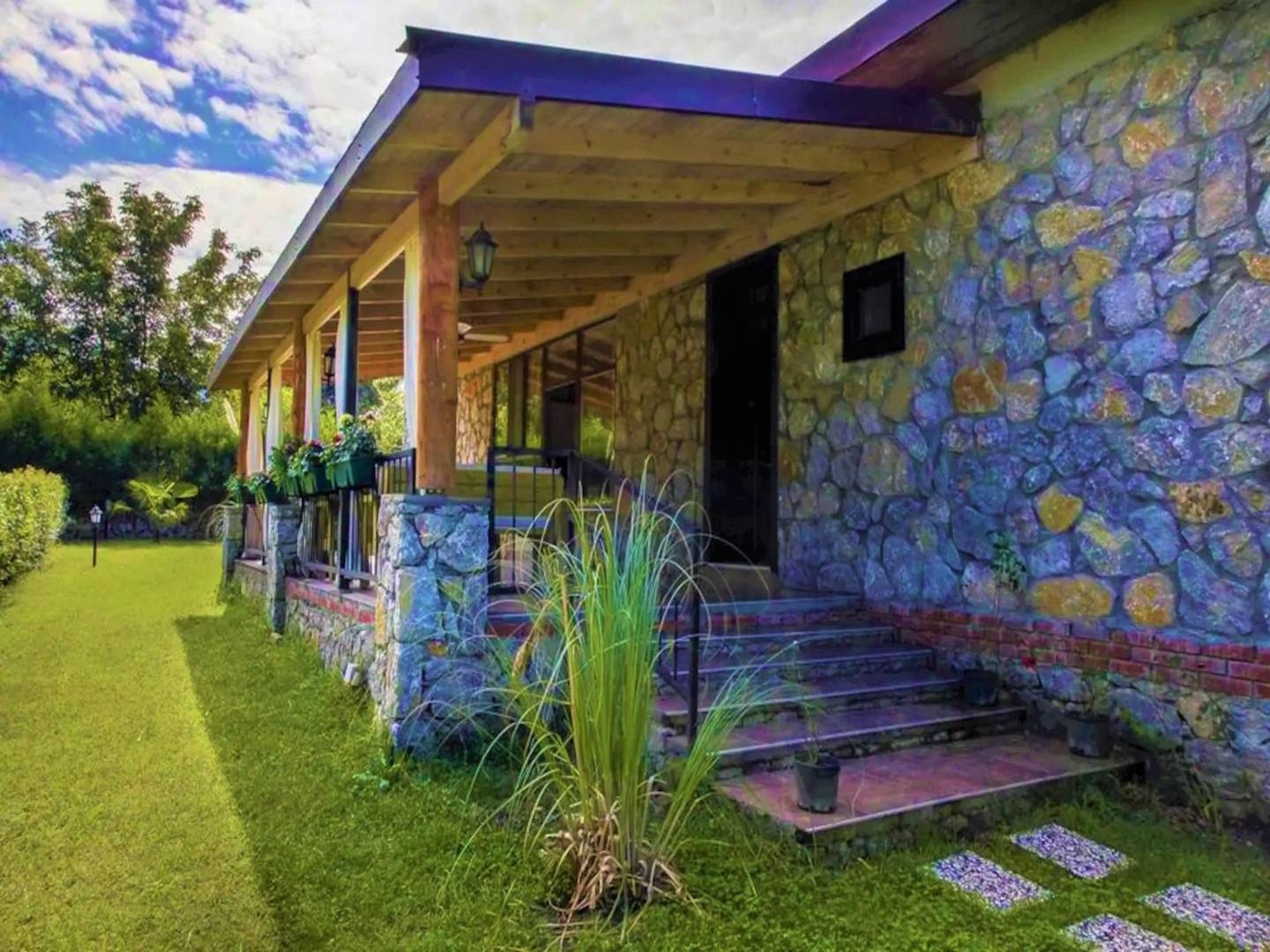 Sapanca Soğuksu'da Yemyeşil Doğada, Özel Havuzlu, Konforlu Villa