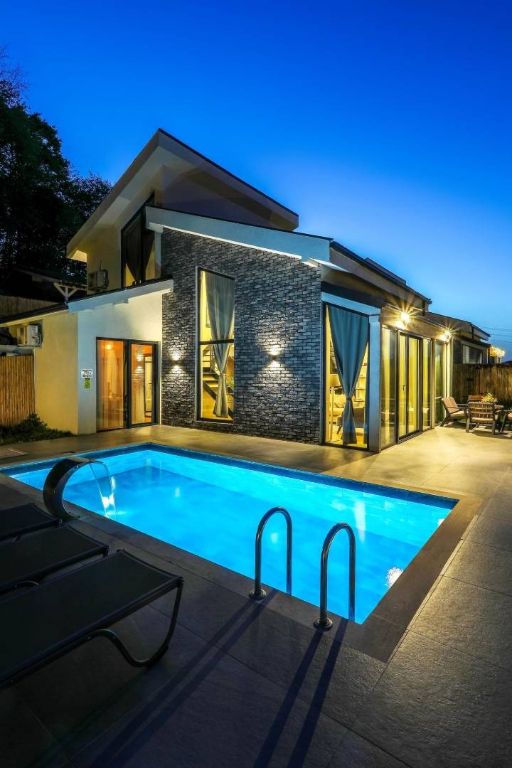 Sapanca Kurtköy'de Sakin Konumda, Isıtmalı Havuzlu, Lüks Villa