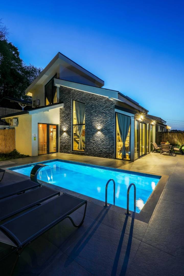 Sapanca Kurtköy'de Sakin Konumda, Isıtmalı Havuzlu, Lüks Villa