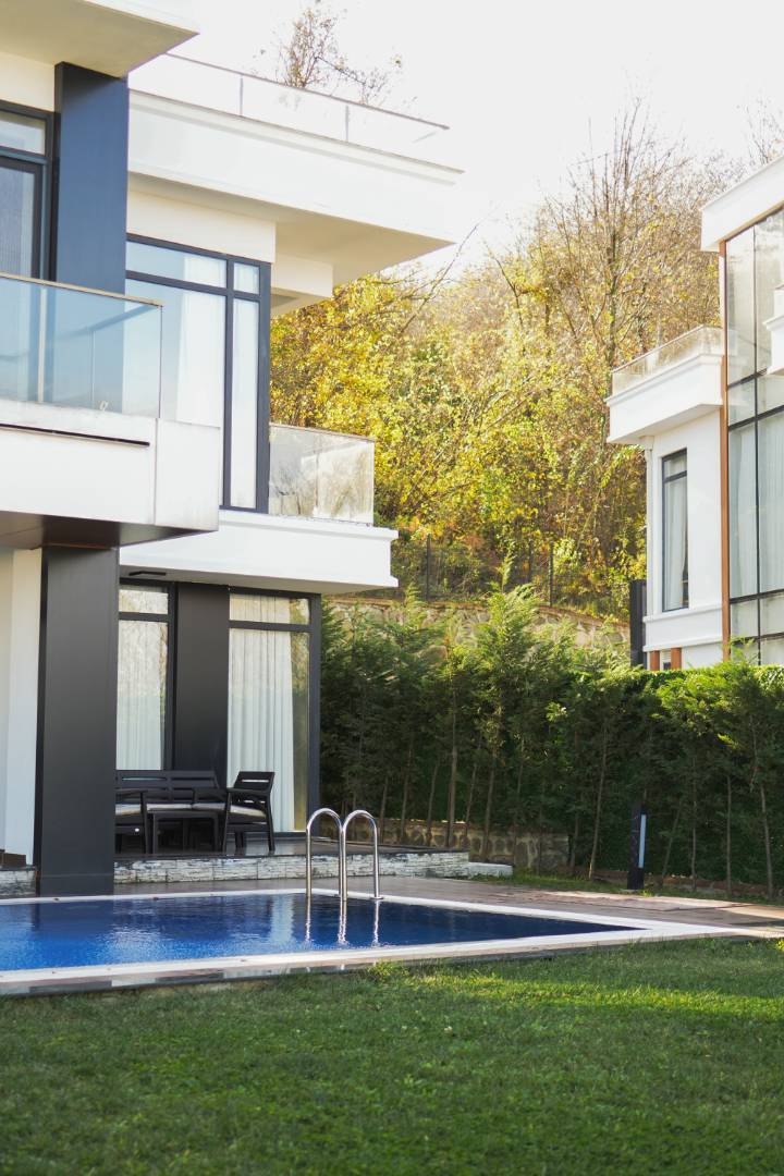 Sapanca Kuruçeşme'de Elverişli Konumda, Özel Havuzlu, Lüks Villa
