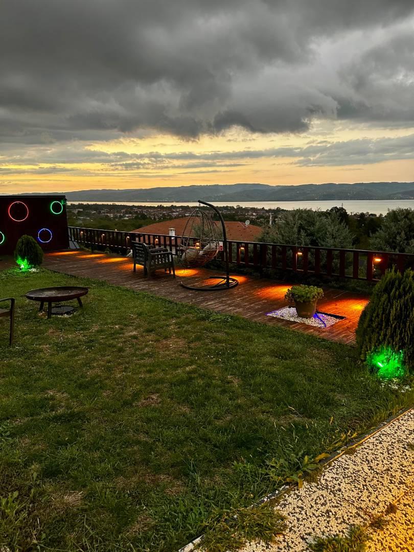 Sapanca Kuruçeşme'de Göl Manzaralı, Isıtmalı Havuzlu, Kiralık Bungalov-34779