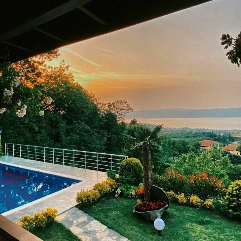 Sapanca Kuruçeşme'de Doğa Manzaralı, Isıtmalı Havuzlu, Lüks Villa-34641