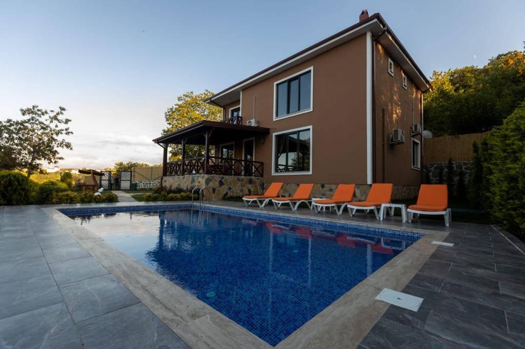 Sapanca Kuruçeşme'de Doğa Manzaralı, Isıtmalı Havuzlu, Lüks Villa-34641