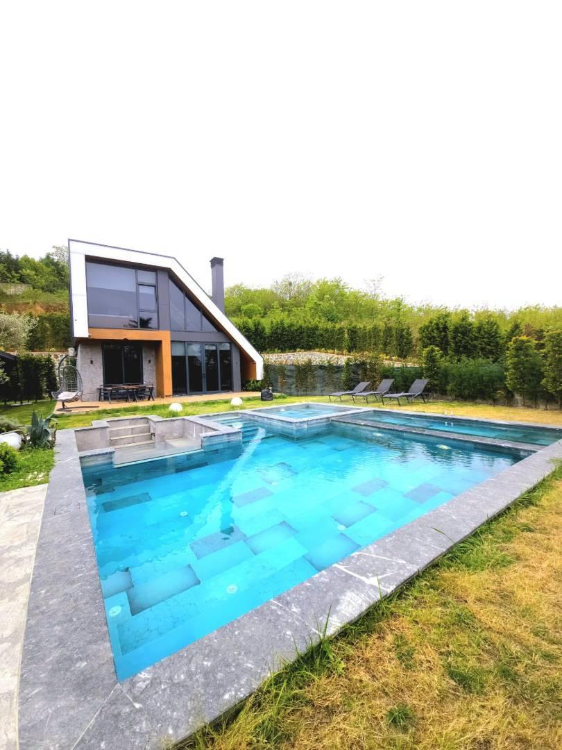 Sapanca Kuruçeşme'de Sakin Konumda, Özel Havuzlu, Lüks Villa-42433