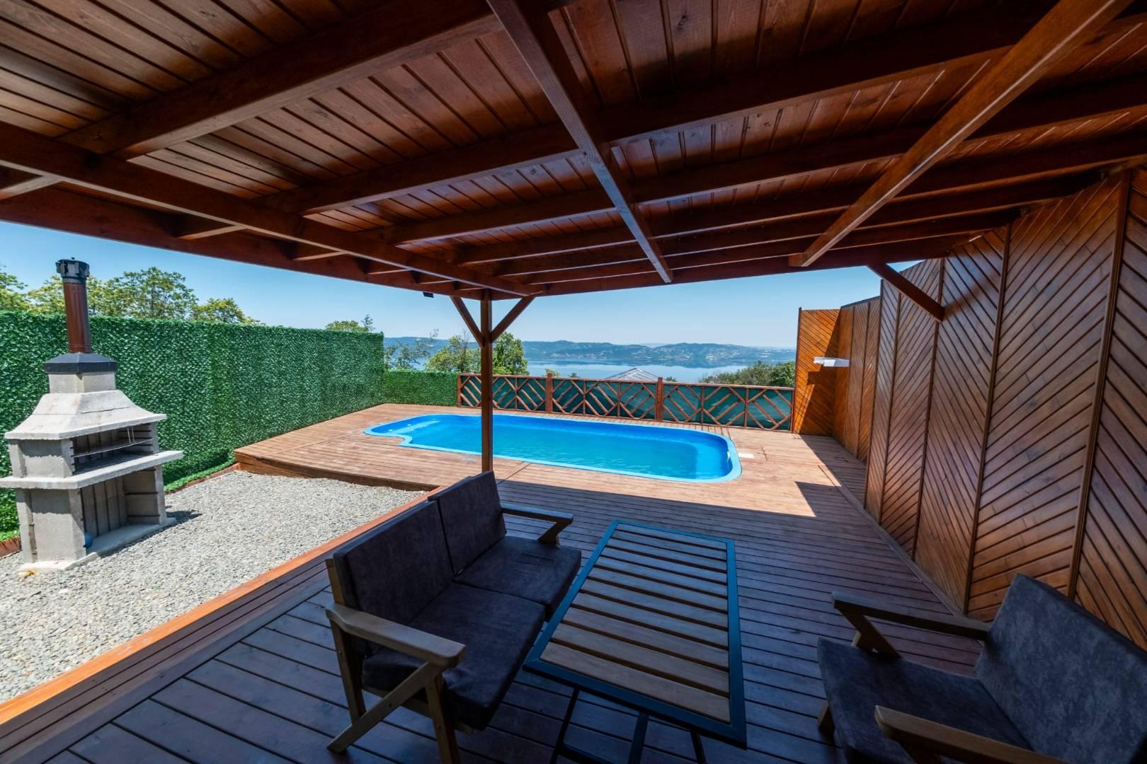 Sapanca Nailiye'de Doğa İçerisinde, Isıtmalı Havuzlu, Konforlu Villa-43784