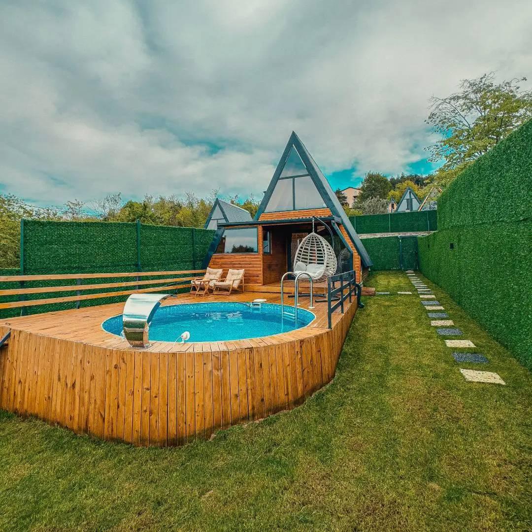 Sapanca Nailiye'de Geniş Bahçeli, Isıtmalı Havuzlu, Jakuzili Bungalov-41413