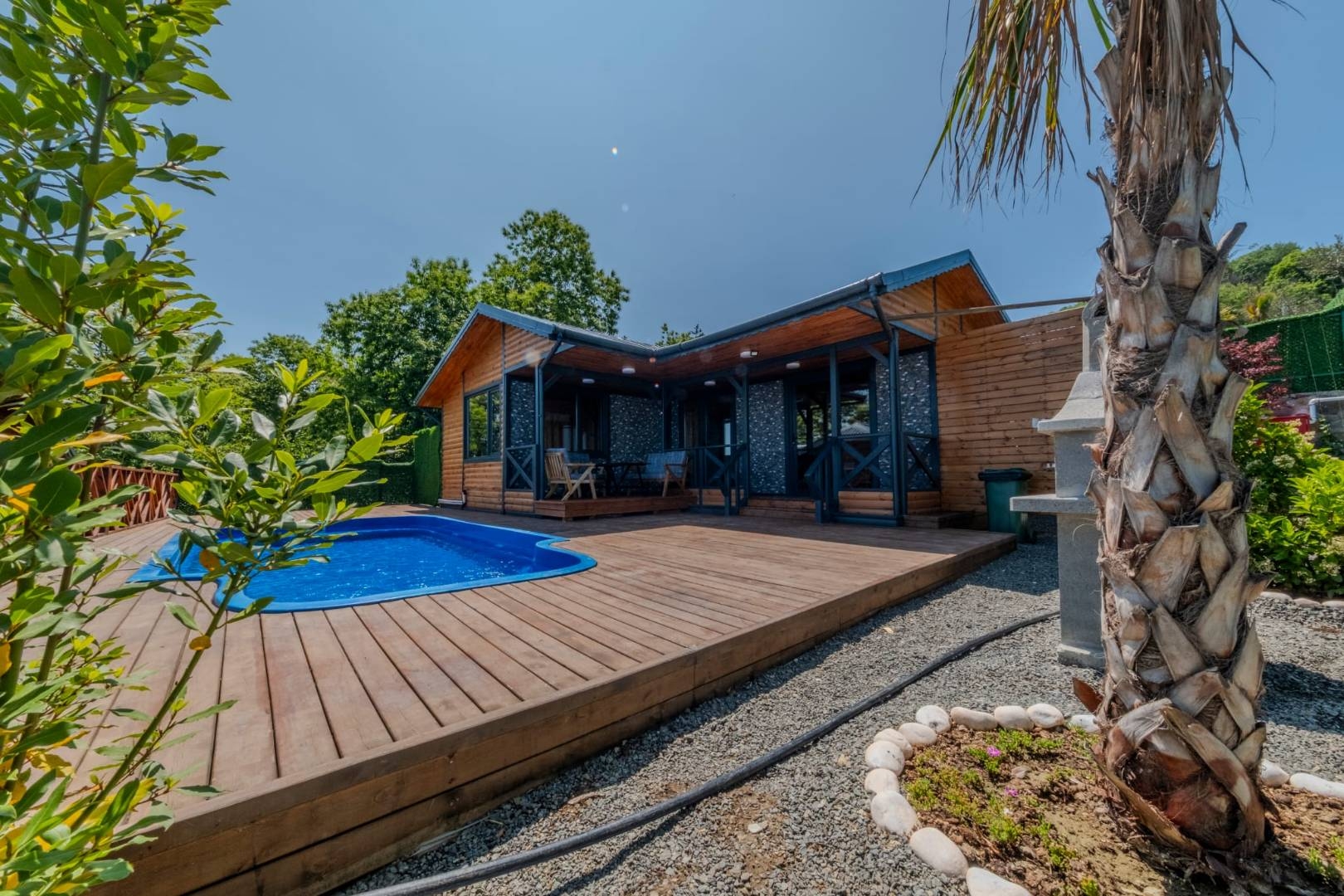 Sapanca Nailiye'de Göl Manzaralı, Isıtmalı Havuzlu, Şık Villa