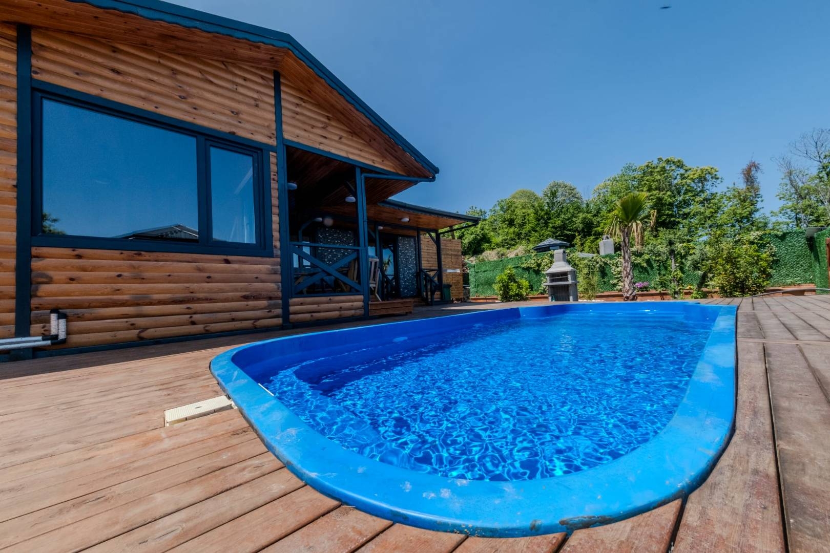 Sapanca Nailiye'de Göl Manzaralı, Isıtmalı Havuzlu, Şık Villa