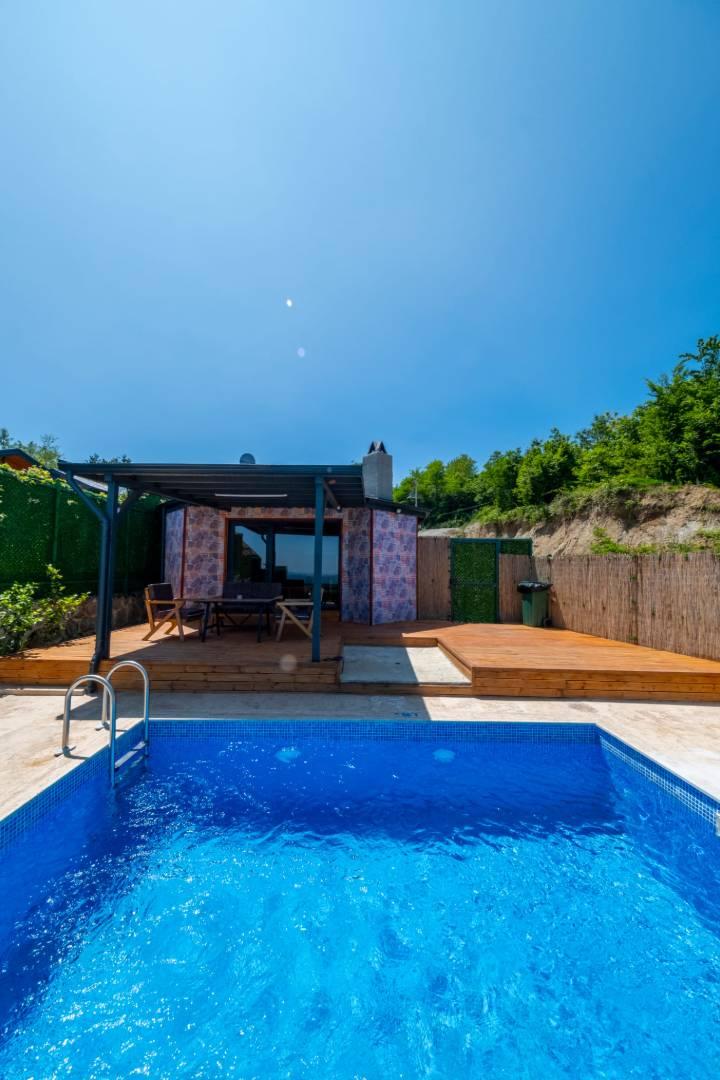 Sapanca Nailiye'de Minimalist Tasarımlı, Özel Havuzlu, 1+0 Villa-43780