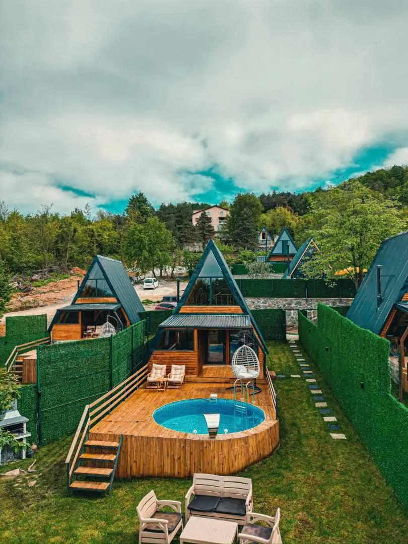 Sapanca Nailiye'de Minimalist Tasarımlı, Özel Havuzlu, 2+1 Bungalov-42348