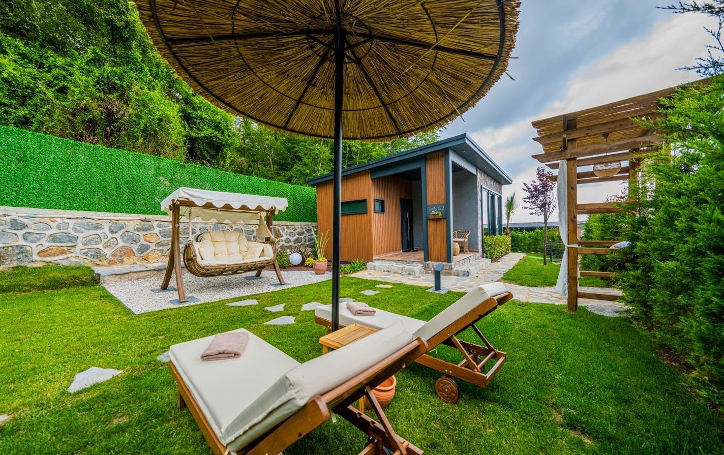 Sapanca Nailiye'de Tesis İçerisinde, Özel Havuzlu, Kiralık Villa