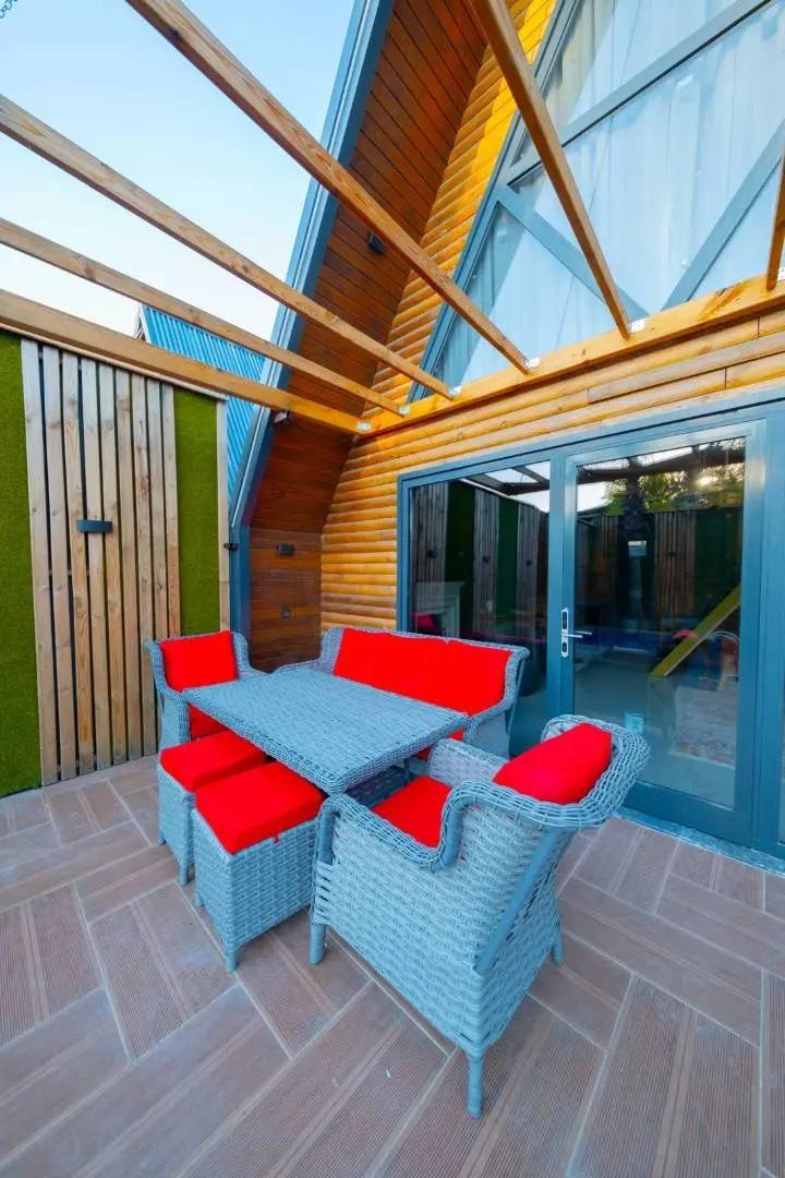 Sapanca Rüstempaşa'da Çiftlere Uygun, Özel Havuzlu, Jakuzili Bungalov