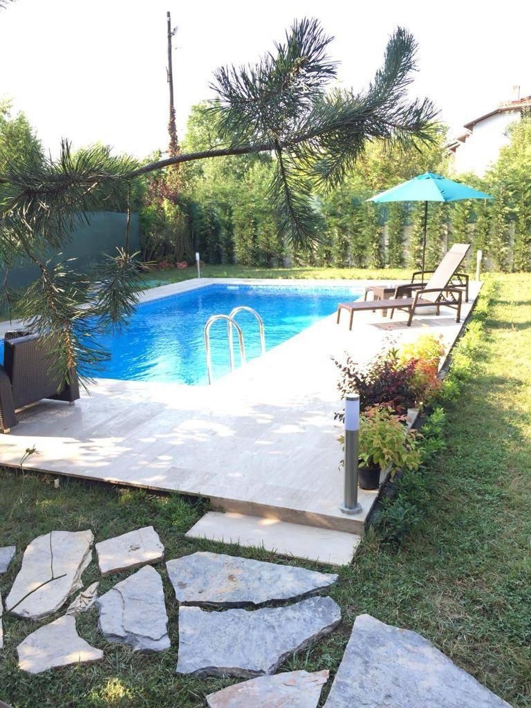 Sapanca Rüstempaşa'da Merkezi Konumda, Özel Havuzlu, Kiralık Villa-41780