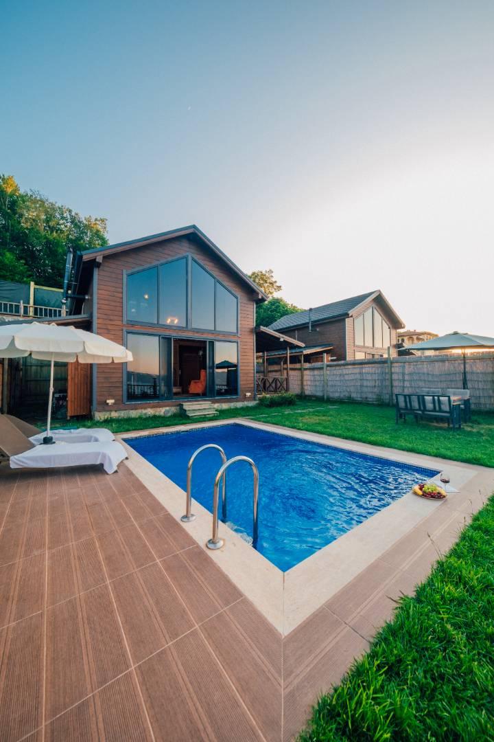 Sapanca Uzunkum'da Göl Manzaralı, Isıtmalı Özel Havuzlu, Şık Bungalov -34692