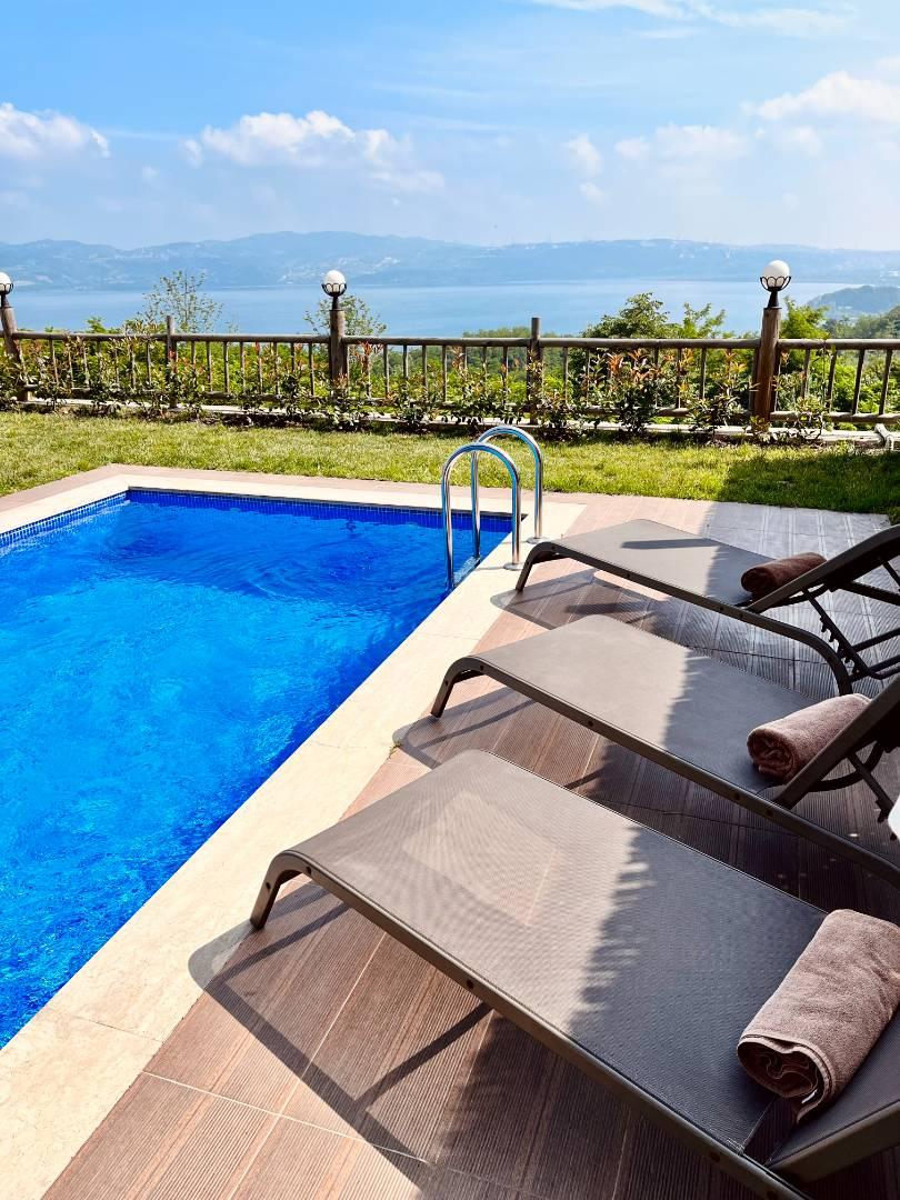 Sapanca Uzunkum'da Göl Manzaralı, Isıtmalı Özel Havuzlu, Şık Bungalov -34692