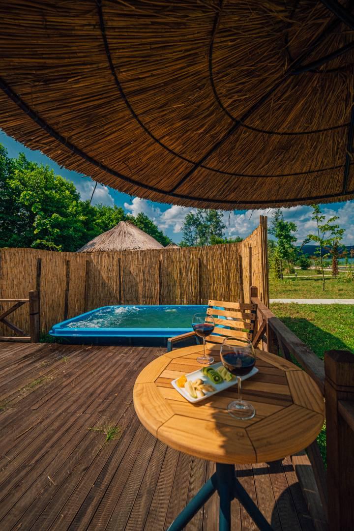 Sapanca Yanık'ta Tesis İçerisinde, Serinleme Havuzlu, Şık Glamping-35936