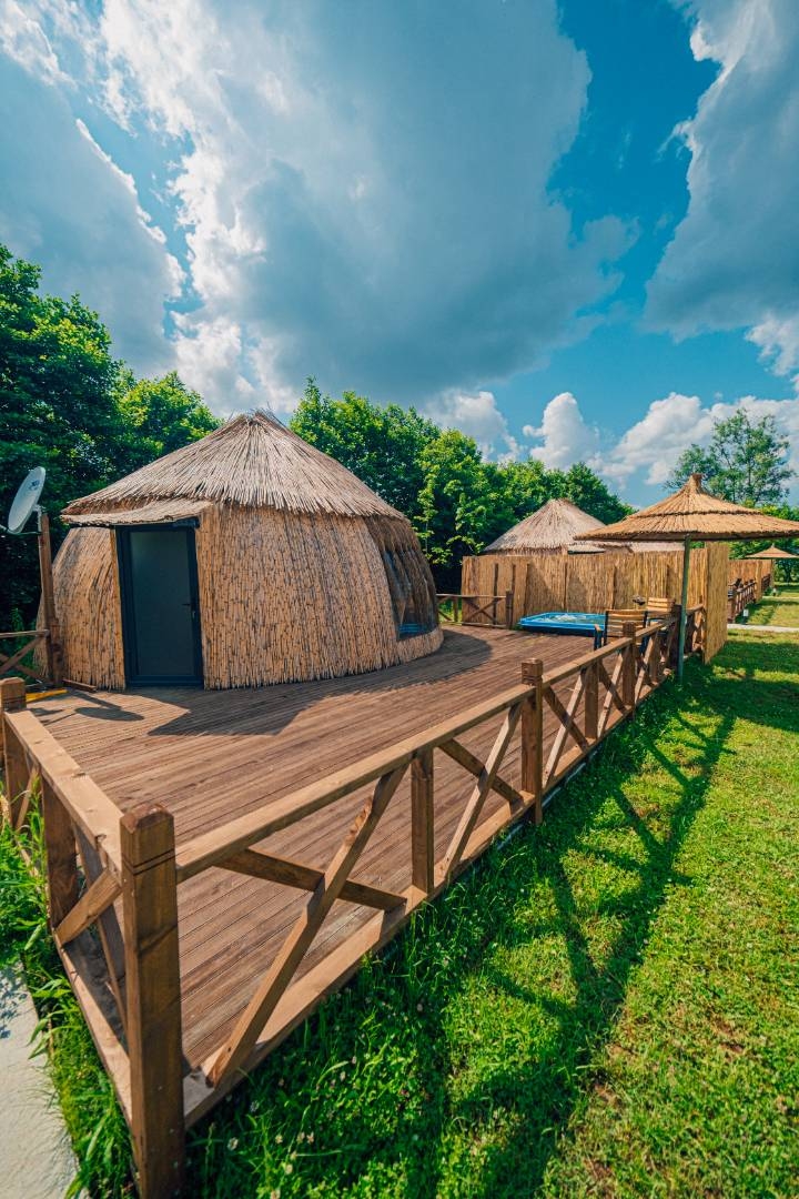 Sapanca Yanık'ta Doğa İçerisinde, Serinleme Havuzlu, Bahçeli Glamping